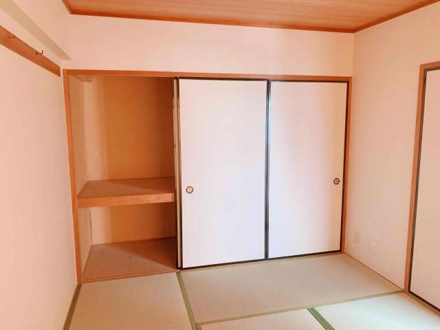 アクシス呼続の和室