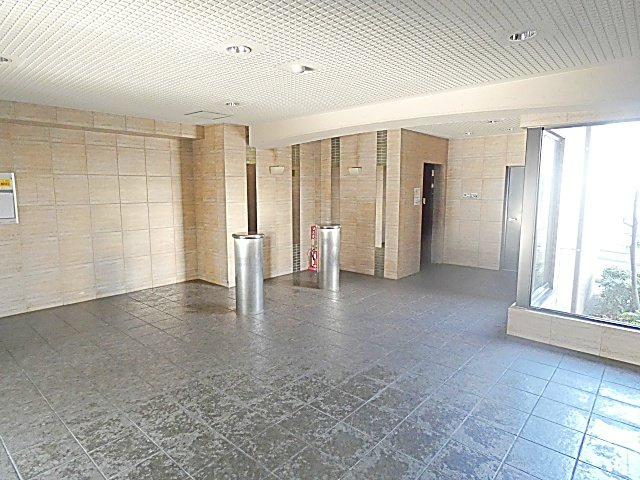 ファミーユ植田東のエントランス