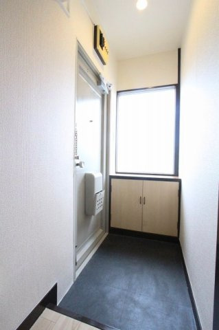 臼井ビルの玄関