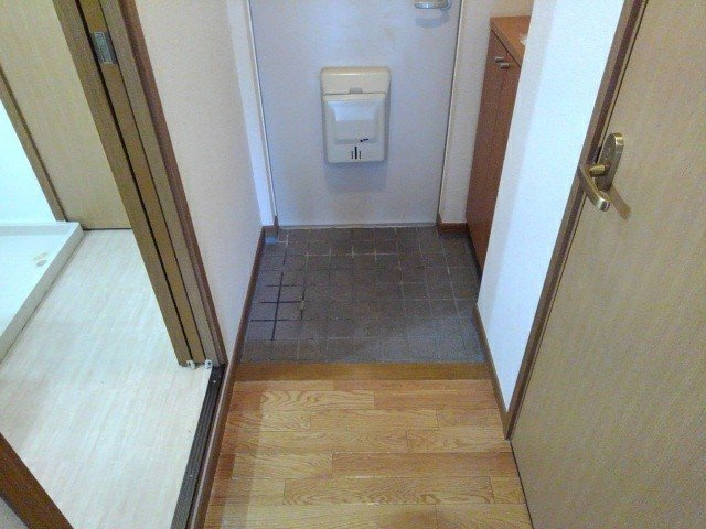 シャローゼ２の玄関