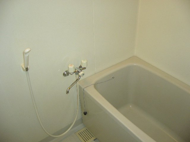 レオパレス吉根の浴室|バス・トイレ別