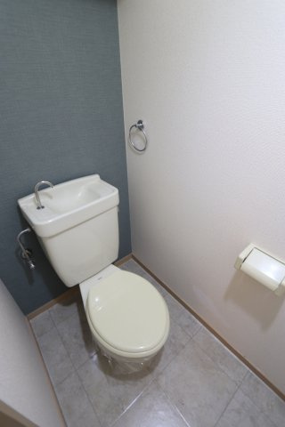 ラ・ポルトのトイレ|※別部屋のお写真で、現況優先と致します。