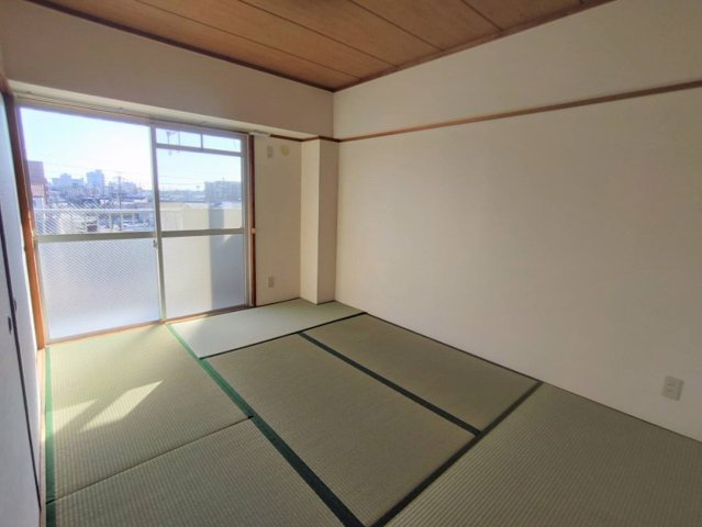 ラ・ポルトの和室|※別部屋のお写真で、現況優先と致します。