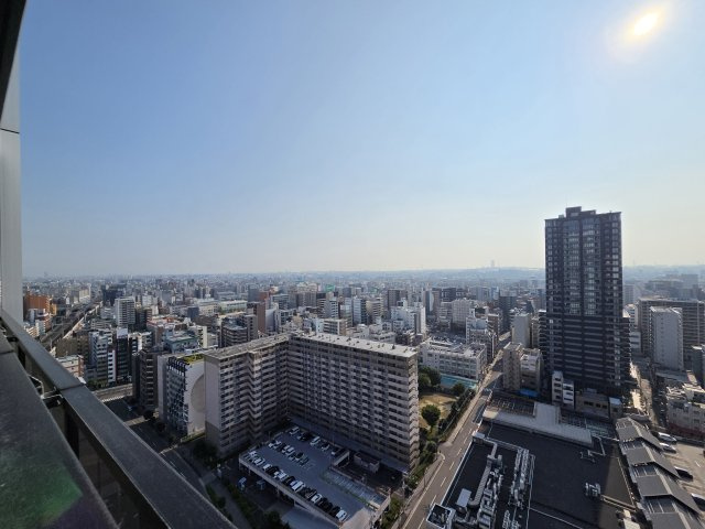なんばグランドマスターズタワーの展望|バルコニーからの屋外風景です。