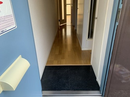 レオパレス吉根の玄関