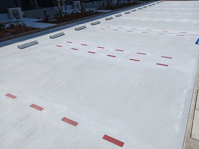 グローク　トレの駐車場