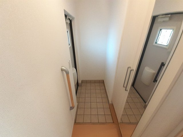 プラシード　オバタの玄関