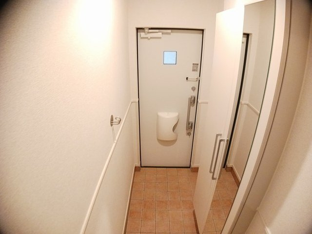 プロスペリタ天白川緑地南の玄関