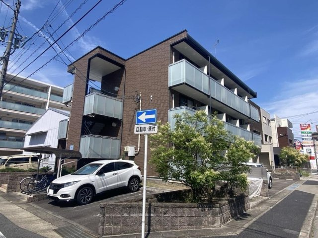 レオパレス植田南の外観