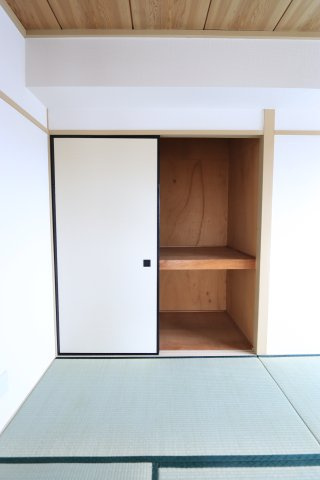 光ハイツの収納