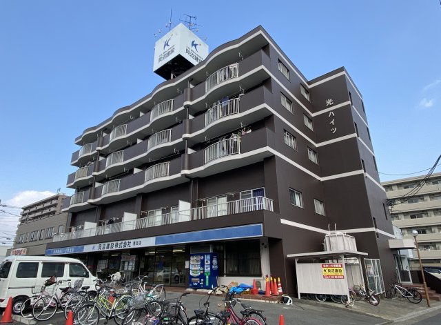 光ハイツの外観
