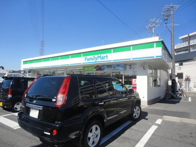 コンフォース南の周辺|ファミリーマート粕畠三丁目店まで666ｍ