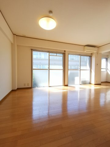 山の手荘の洋室