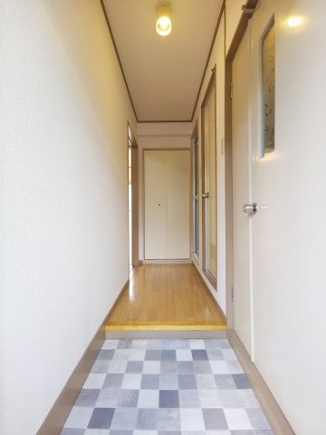 山の手荘の玄関