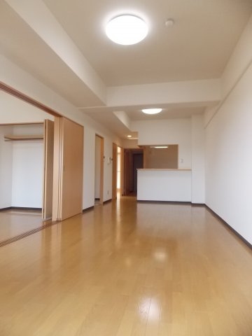 カシータス城下の居間・リビング