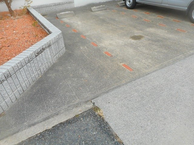 ノーブル港西　Ⅰの駐車場