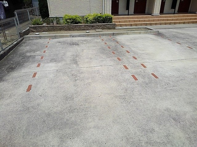 アプリコットの駐車場