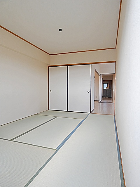 赤坪第２小菅ビルの和室