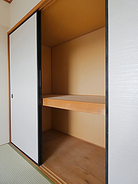 赤坪第２小菅ビルの収納