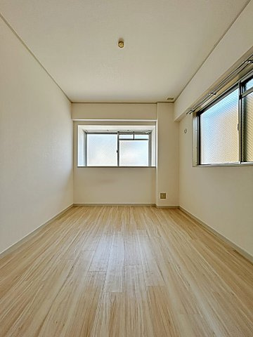 児玉ビル（池場）の洋室