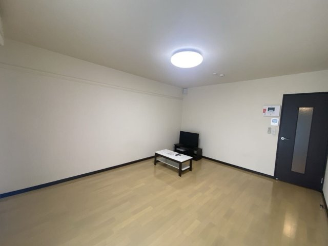 レオネクスト高島一丁目の居間・リビング