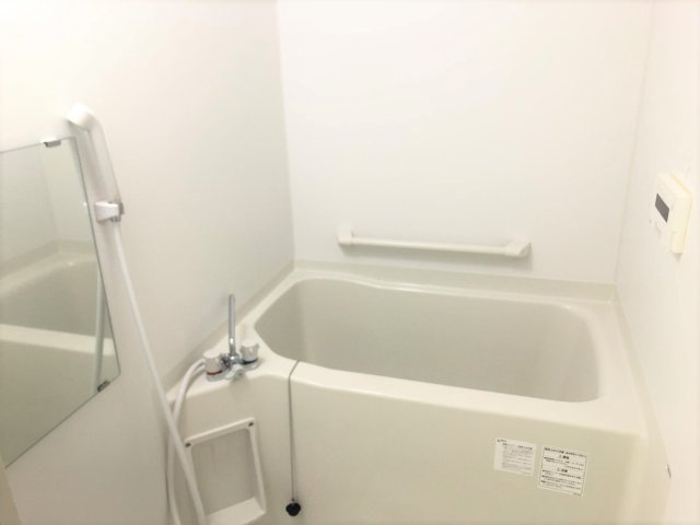 レオネクスト川西の浴室|浴室乾燥機付き