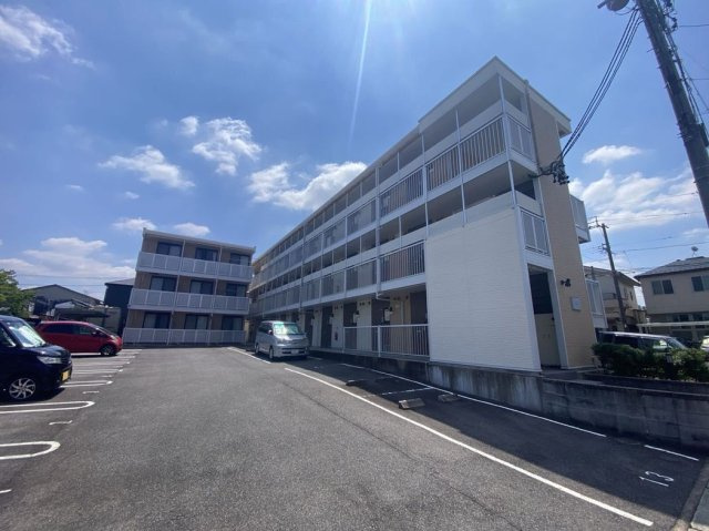 レオパレス高島の外観