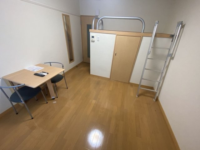レオネクスト元植田Ｅａｓｔの居間・リビング