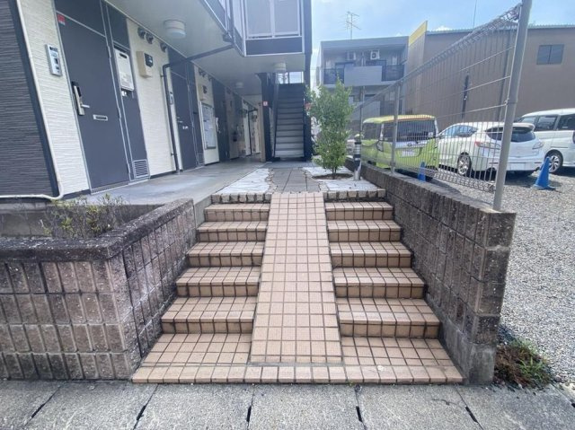 レオパレスイターナル原のその他