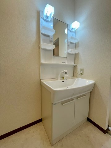 ベルサーチ植田の独立洗面台|朝の身支度には欠かせない独立洗面化粧台