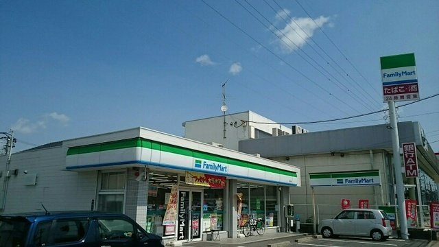 ゼファーの周辺|Family Martまで750m