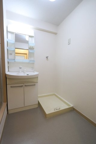 丸二サンハイツの洗面所