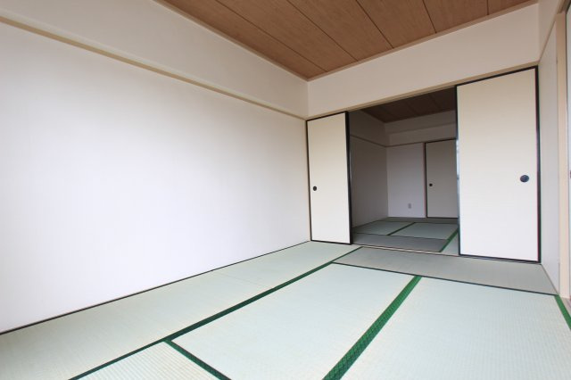 丸二サンハイツの和室