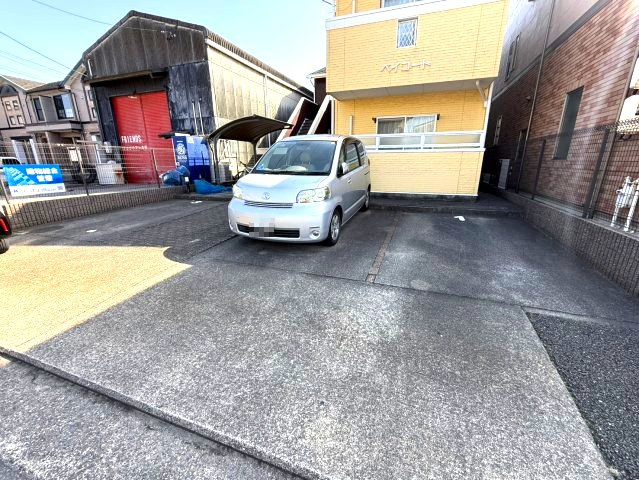 ベイコートの駐車場