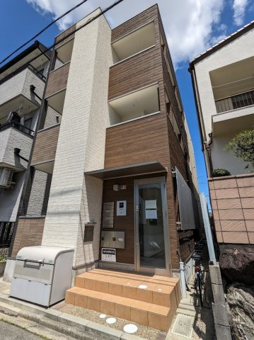 カーサルピナスティーアールの外観