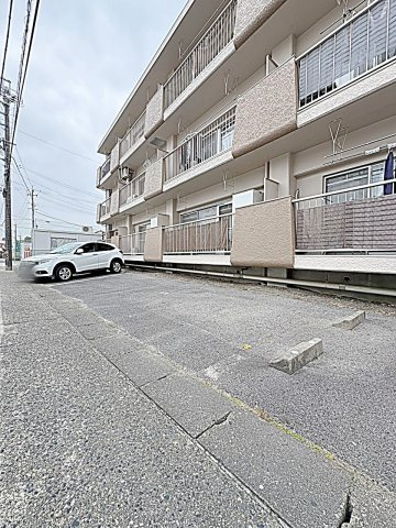 中町田ビルの駐車場