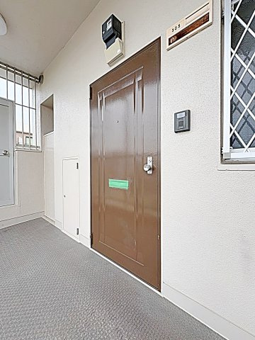 中町田ビルの玄関