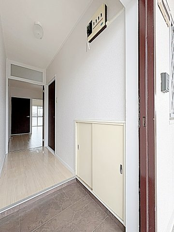 中町田ビルの玄関