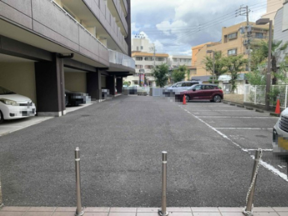 エポックステージの駐車場