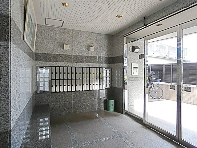 ヒルズ丸和のエントランス|エントランスです