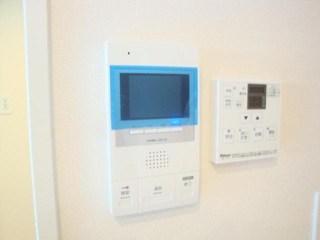 ＧＮＯ．１ 　三美一愛の内装|カメラ付インターホン