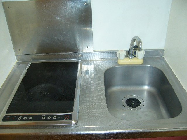 レオパレス中央のキッチン|2口電気コンロです♪