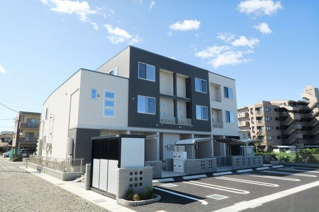 サン　フラッツ