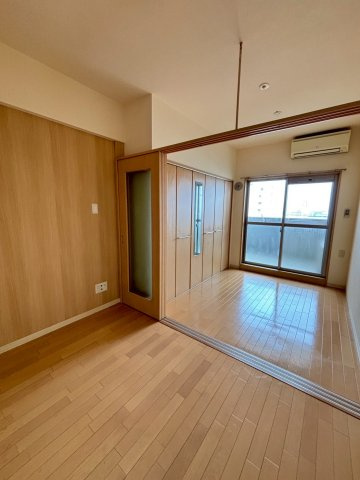 福岡市中央区長浜２丁目の賃貸マンションの居間・リビング
