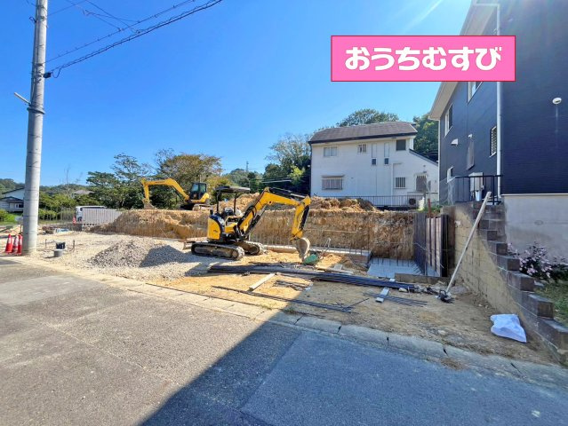春日井市高座台1期(全3棟)の前面道路含む現地写真