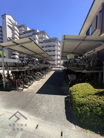 春日須玖パークホームズの駐輪場
