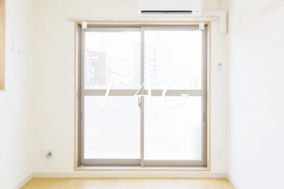 【居間・リビング】 | レオ伍拾番館 | 洋室のお部屋です。