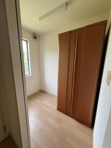 津山市南方中　中古住宅4LDK＋倉庫　の収納|２階　納戸
