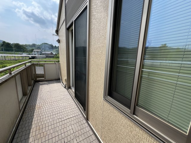 津山市南方中　中古住宅4LDK＋倉庫　のバルコニー