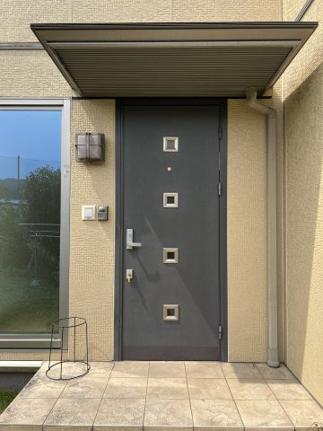 津山市南方中　中古住宅4LDK＋倉庫　の玄関